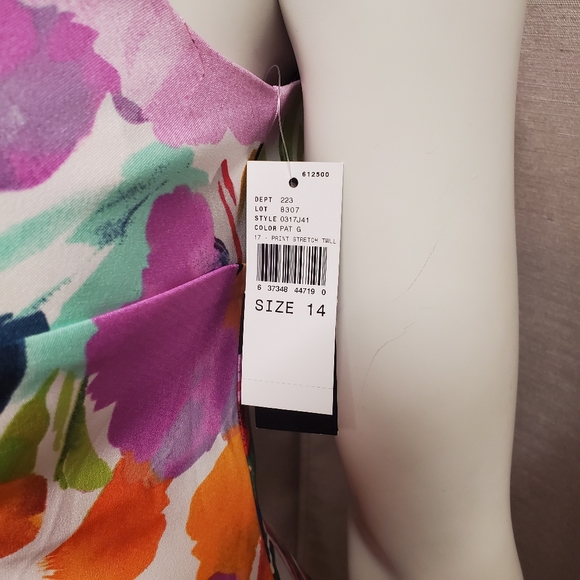 Multicolor Floral Sleeveless Dress - Picture 6 of 6